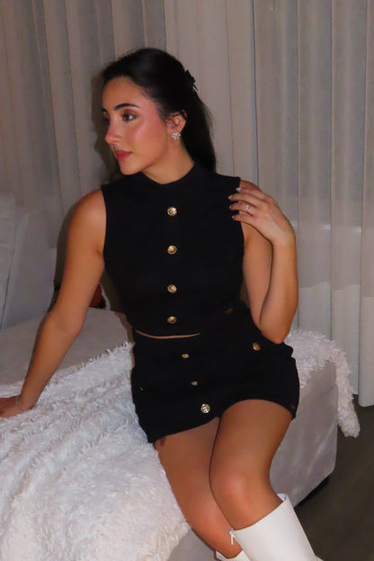 Fifth Avenue Button Top